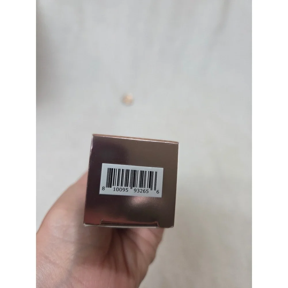 Nekery Skip the Line Instant Coverage Plumping Velvet  Foundation Ligth New